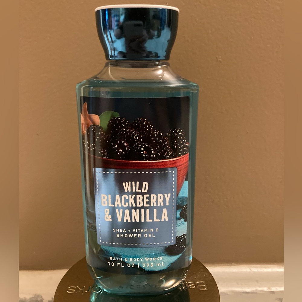 Bath & Body Works Wild Blackberry & Vanilla shower gel